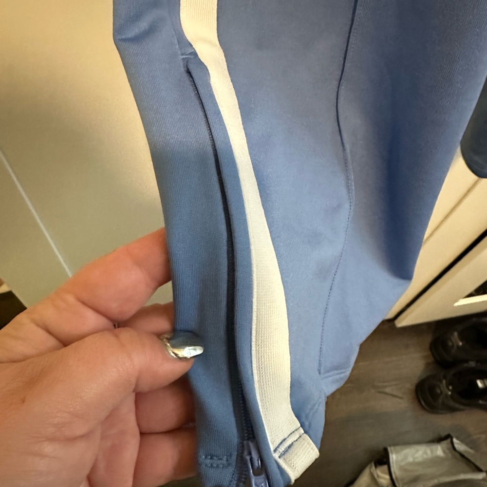 PINK Victoria's Secret Blue Activewear - Picture 6 of 8